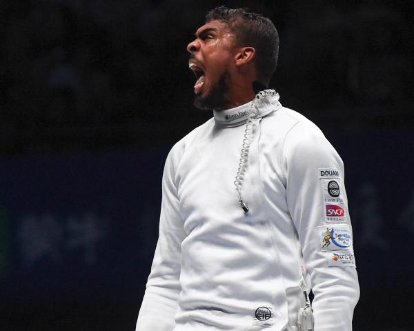 New FIE rules and the sponsorship game